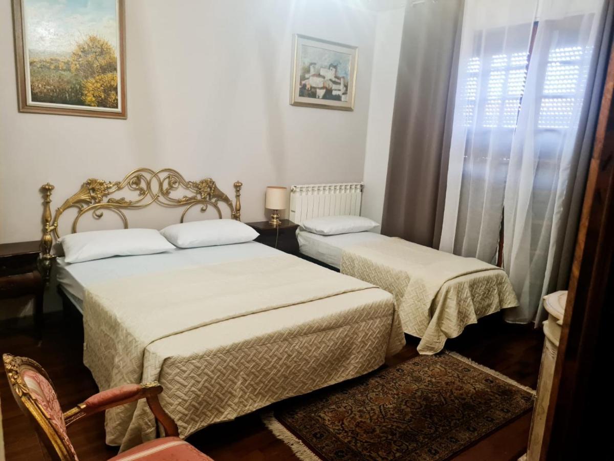 Sopra Le Poste Bed & Breakfast อาเรซโซ ภายนอก รูปภาพ