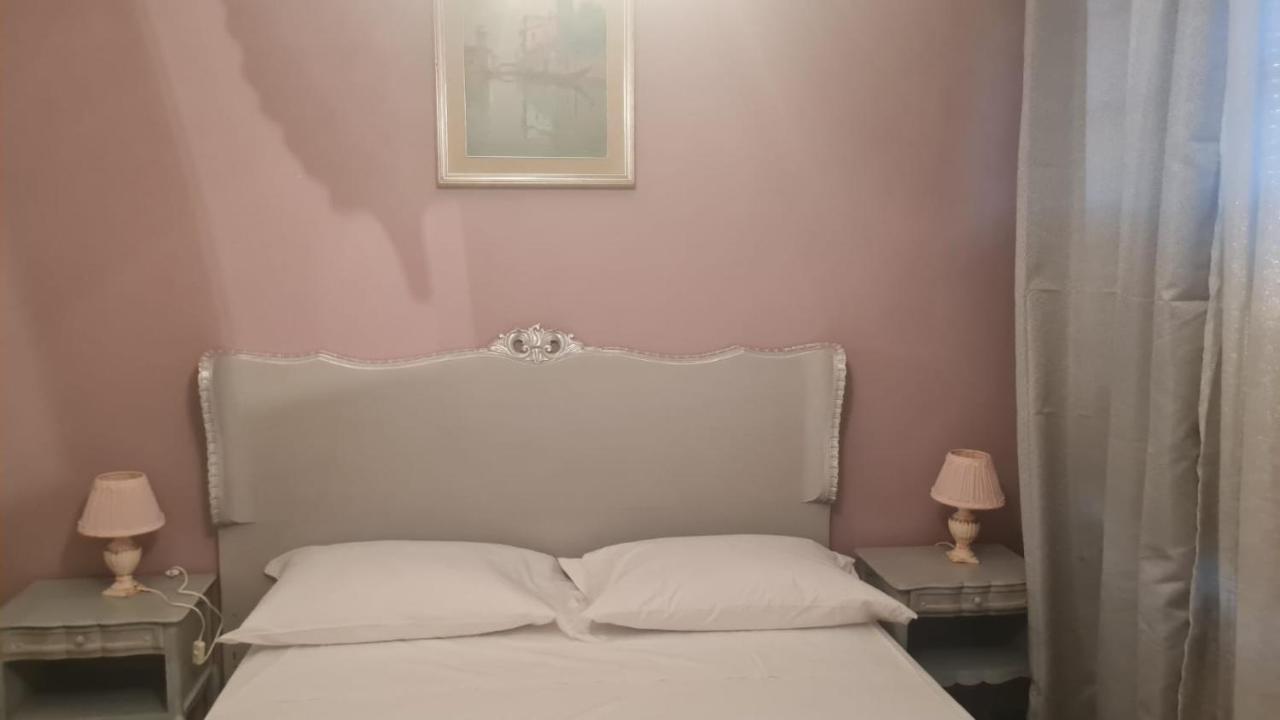 Sopra Le Poste Bed & Breakfast อาเรซโซ ภายนอก รูปภาพ